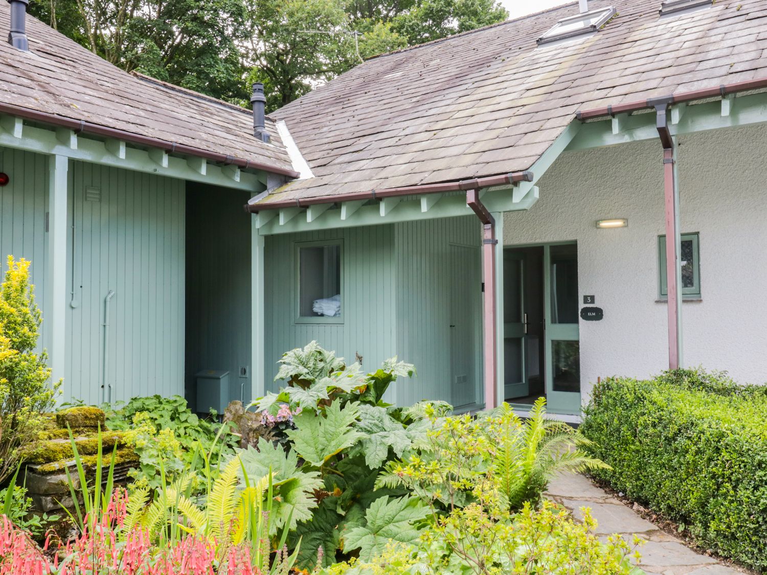 Elm Woodland Cottages Holiday Cottages in Bowness on Windermere