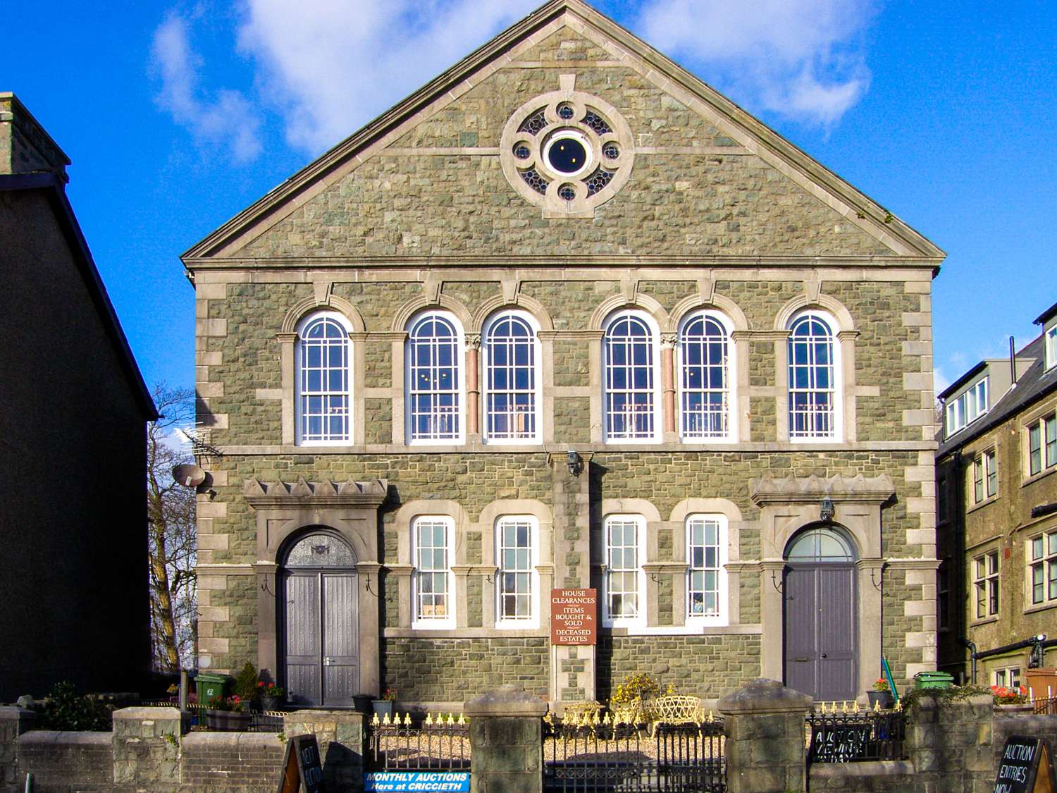 The Auction House Criccieth Self Catering Holiday Cottage