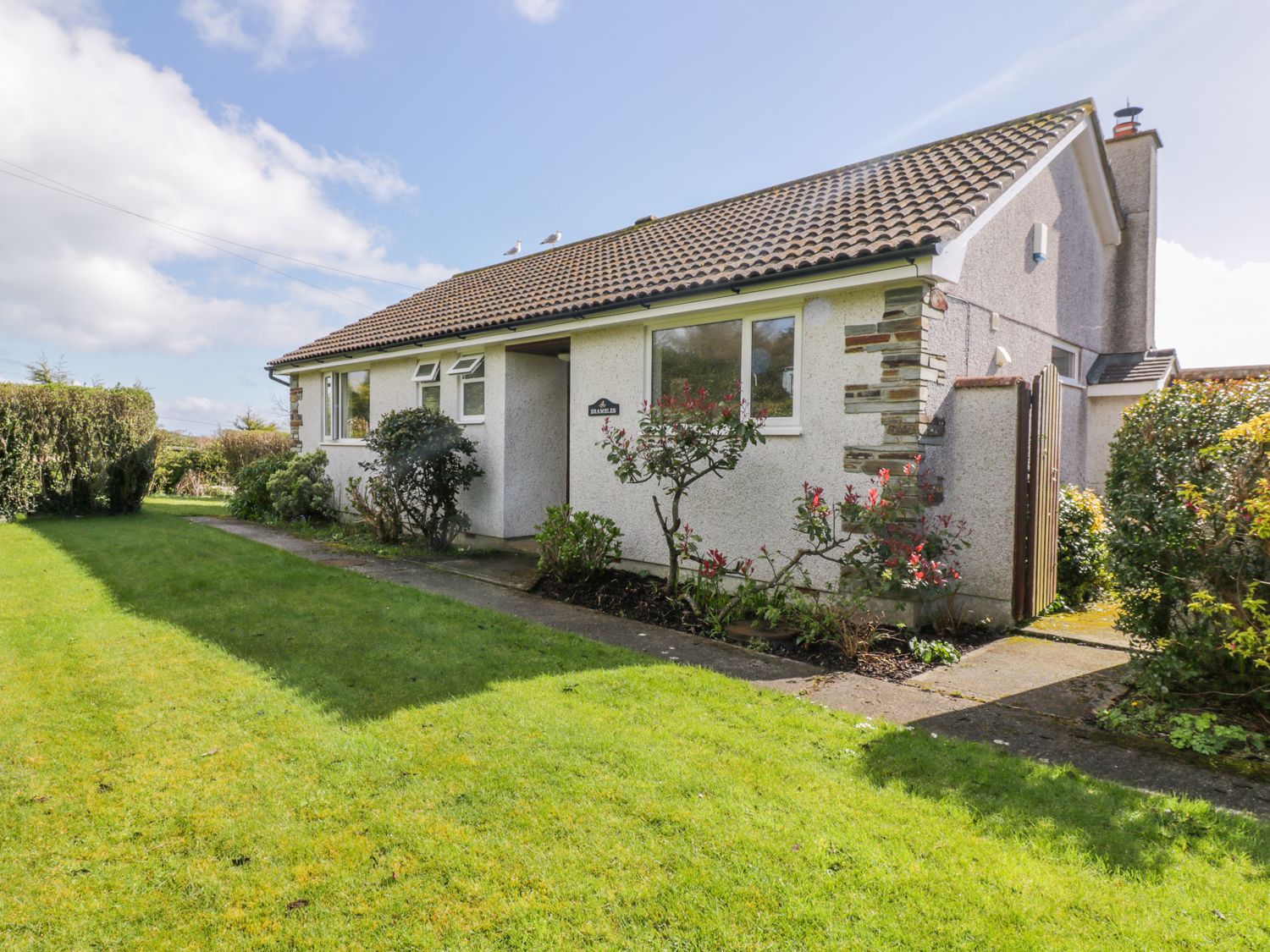Cottage Image Title