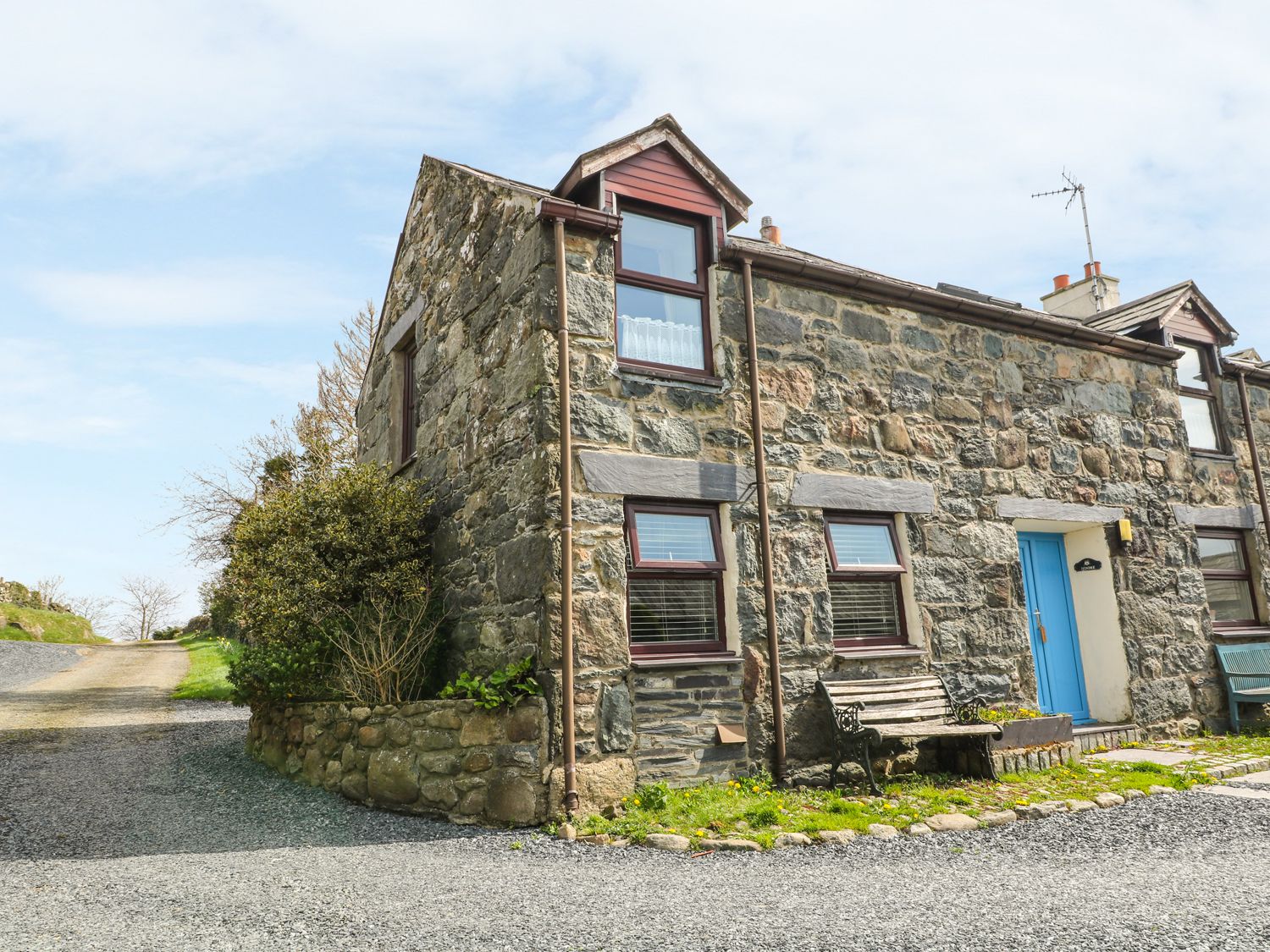 Hendre | Y Felinheli | Fachell | Self Catering Holiday Cottage