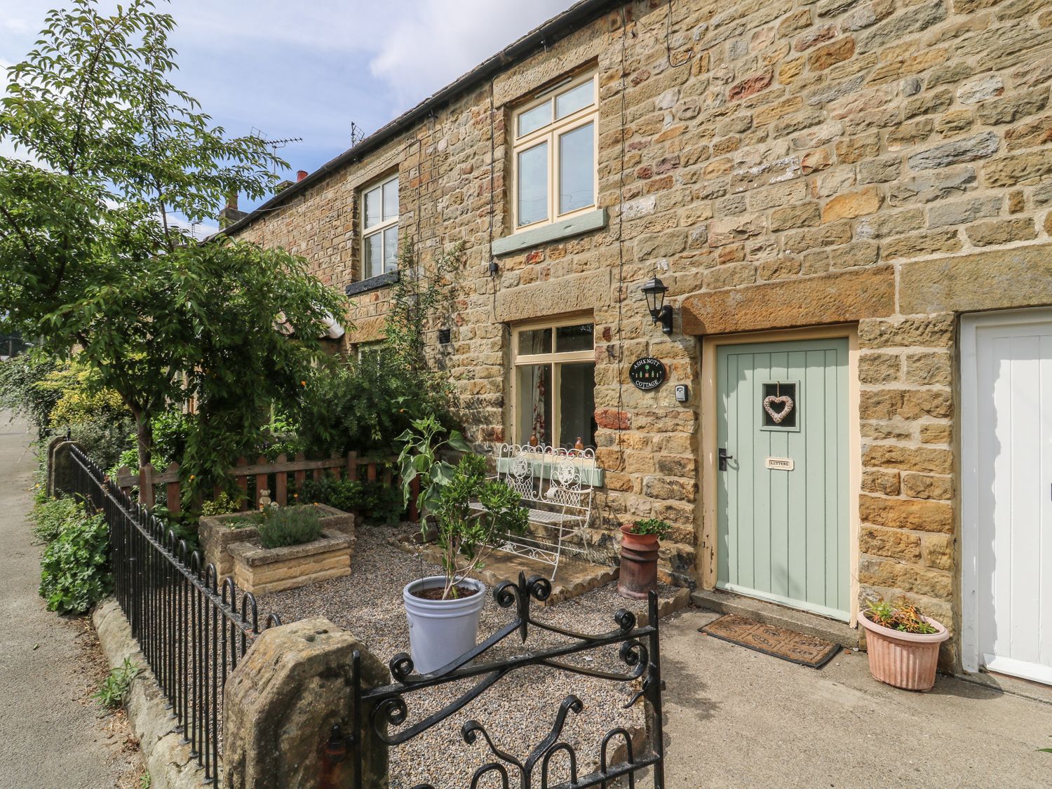 Holiday Cottages To Rent In The Yorkshire Dales Last Minute Cottages