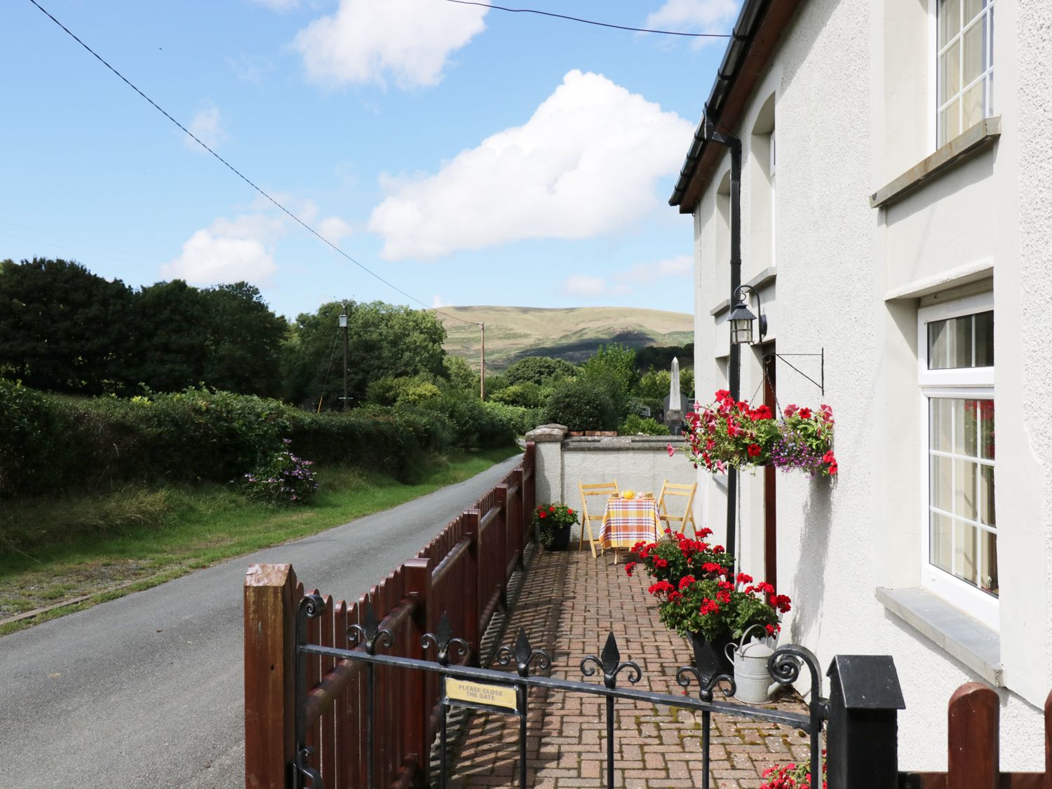 Y Bwthyn, North Wales