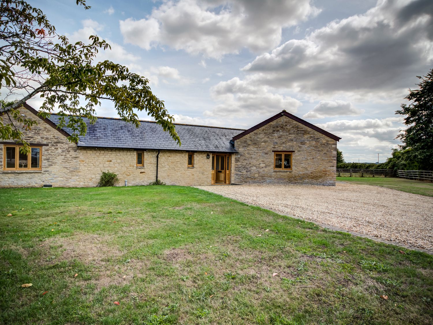 Lower Farm Barn | Bampton | Aston | South Of England | Self Catering ...