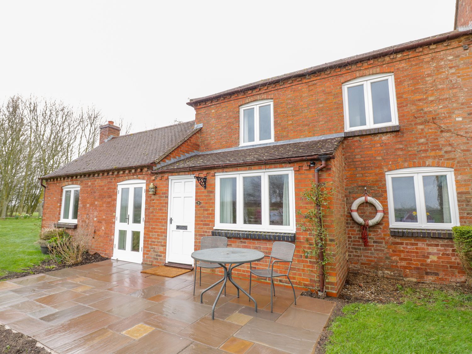 Wigrams Canalside Cottage, Warwickshire