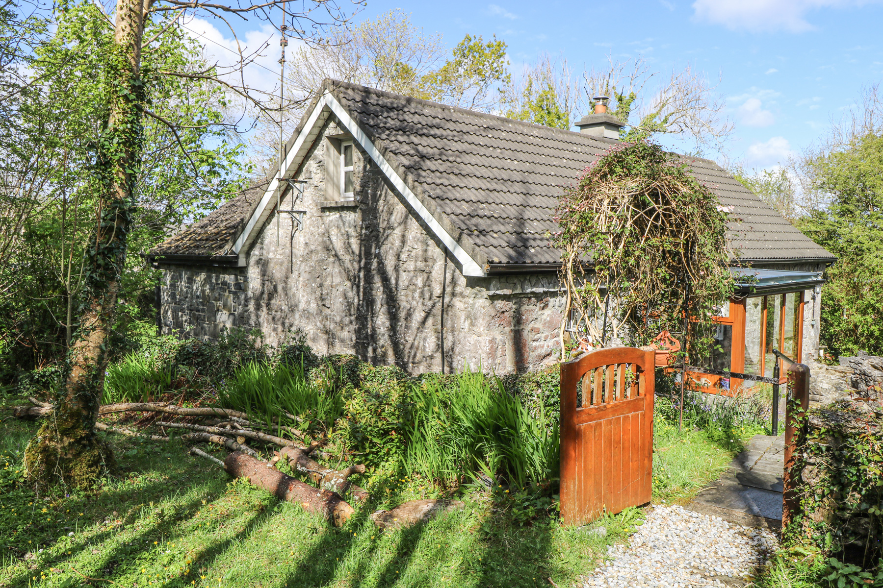 Cottage Image Title