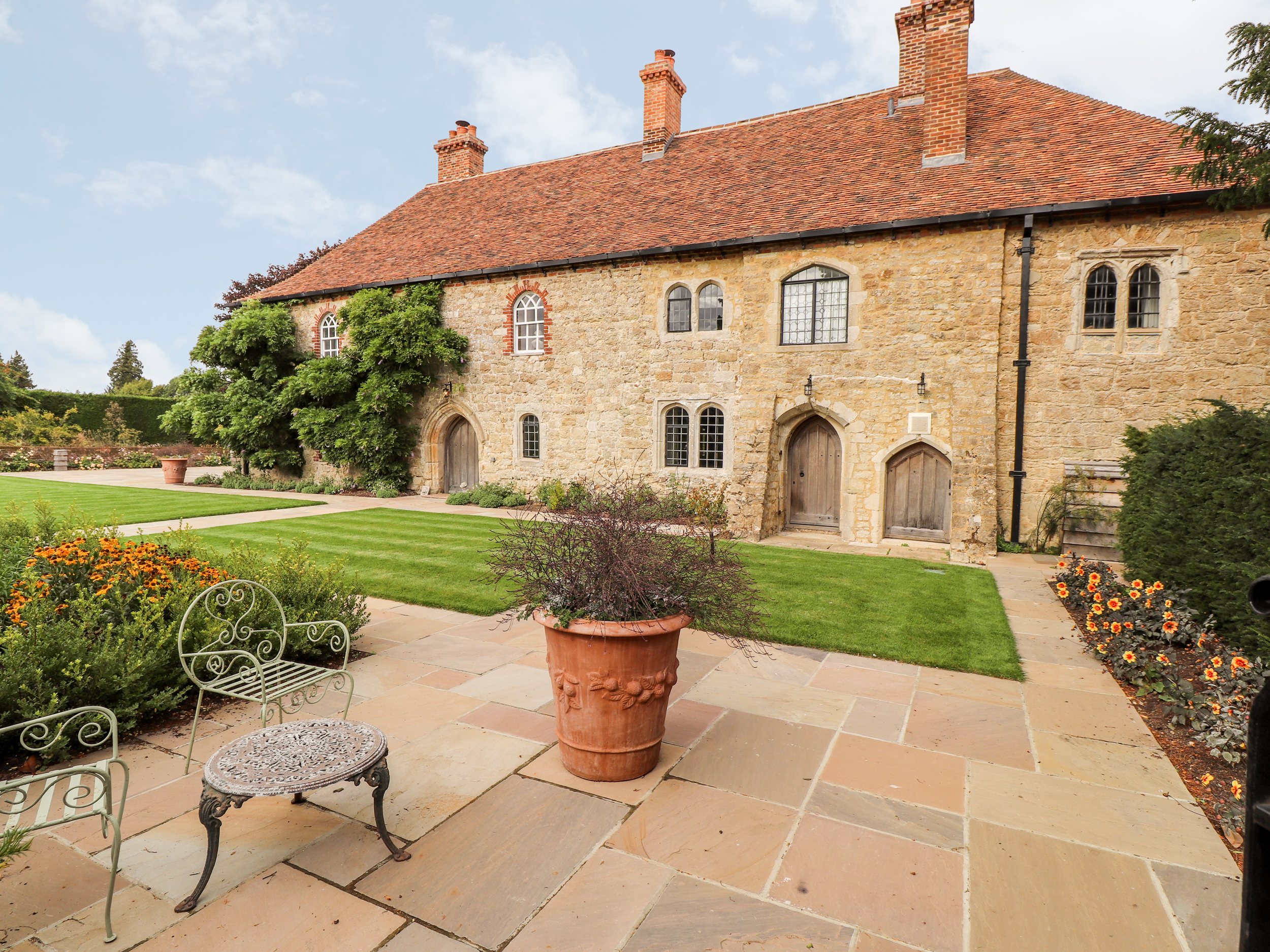 Holiday Cottages in Kent: Battel Hall, Hollingbourne | sykescottages.co.uk 