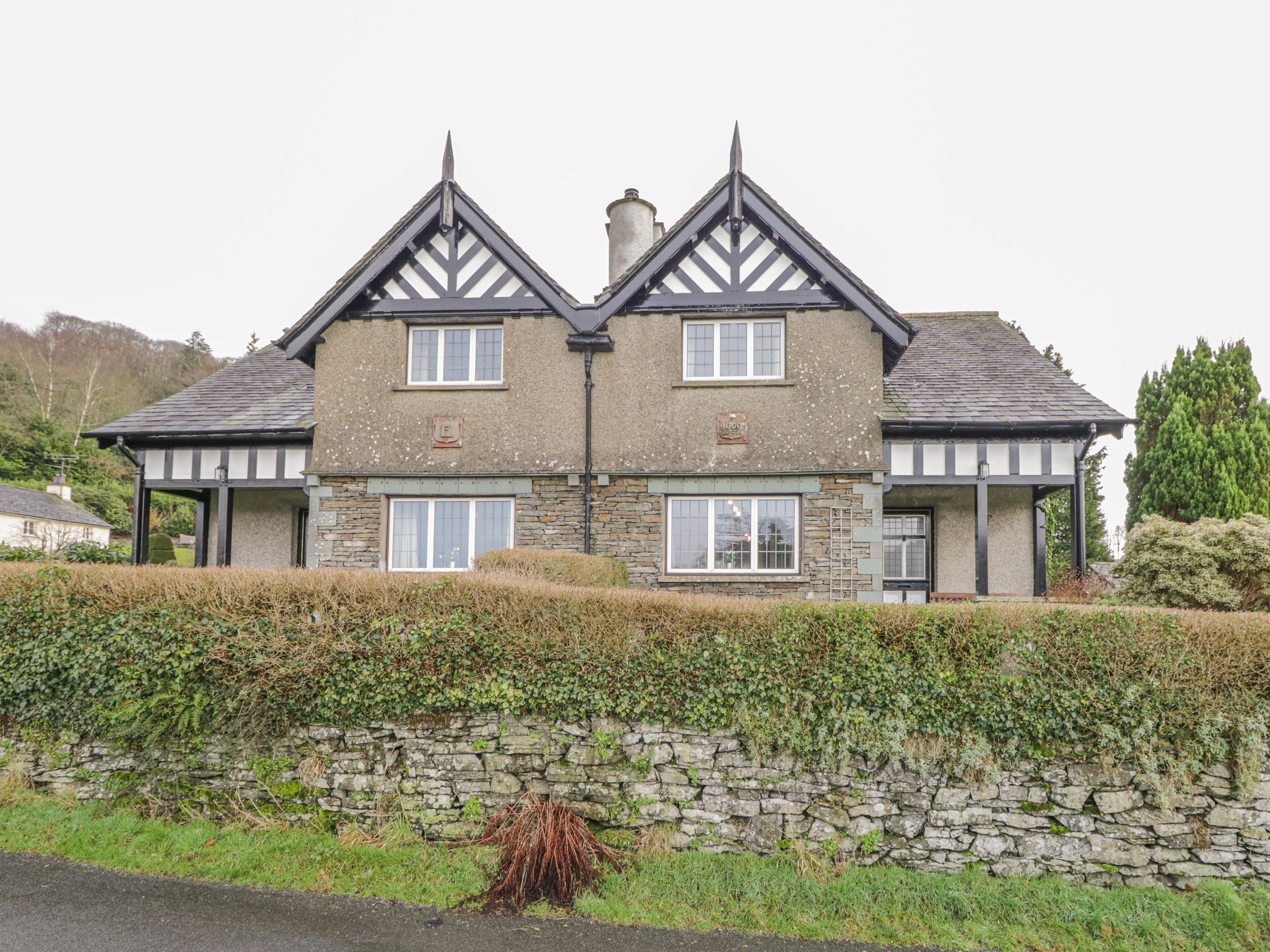 Bishop Howe 1 Bishop Howe