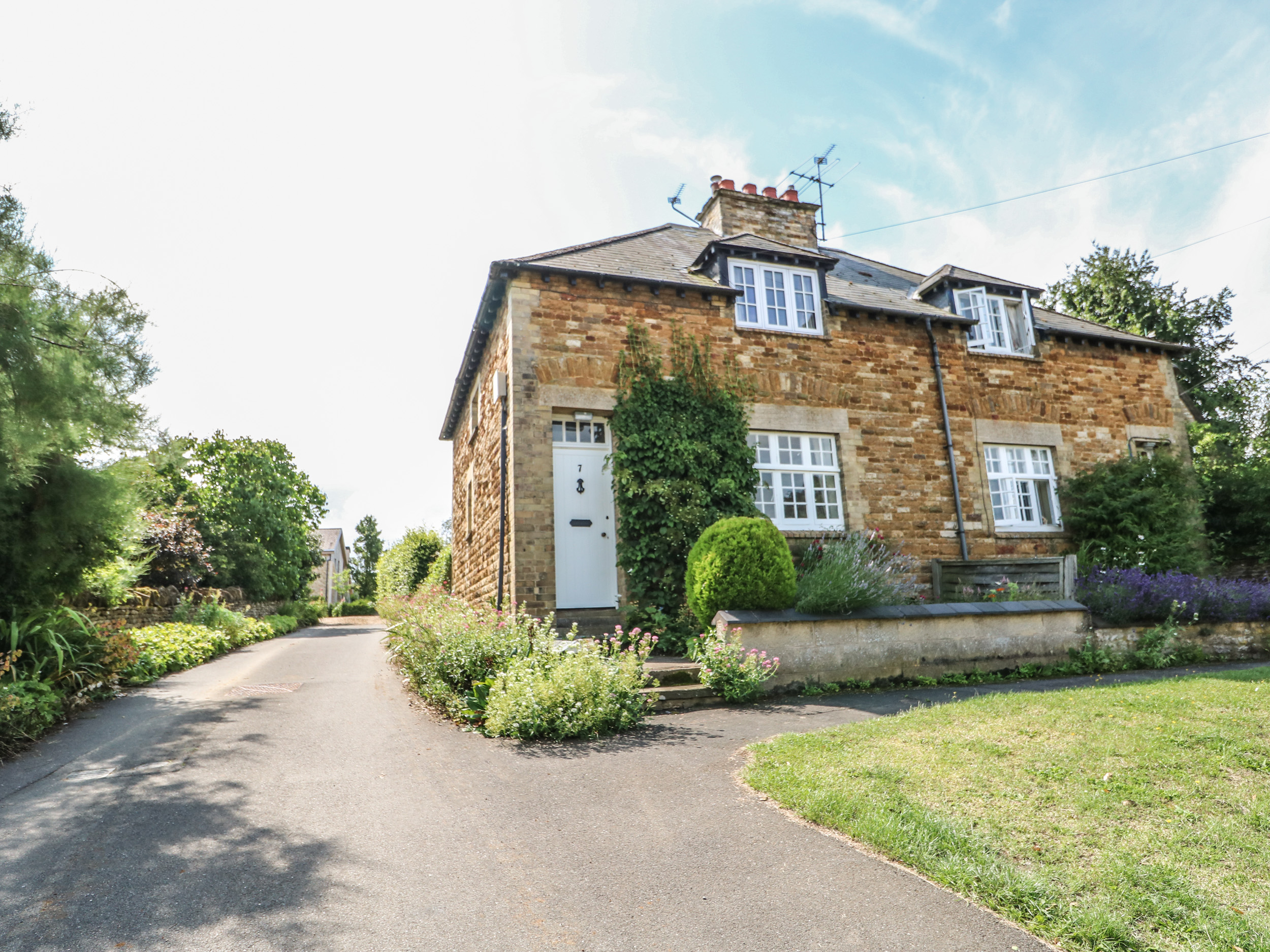 WREN COTTAGE, Uppingham