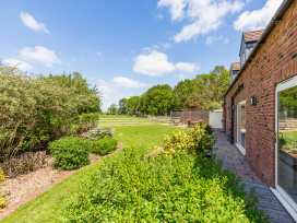 Broadleaf House | Skellingthorpe | East Anglia | Self Catering Holiday ...