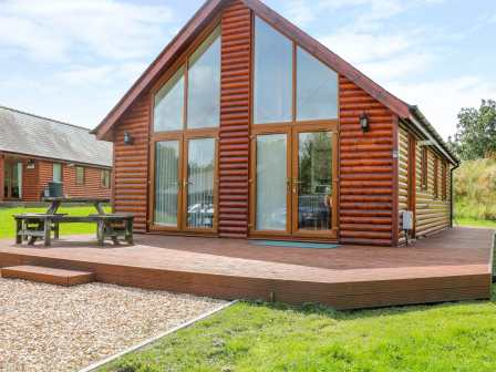 Dog Friendly Log Cabins Pet Friendly Hot Tub Lodge