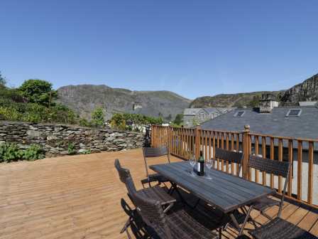 Cottages With Hot Tubs Uk Holiday Lodges Log Cabins