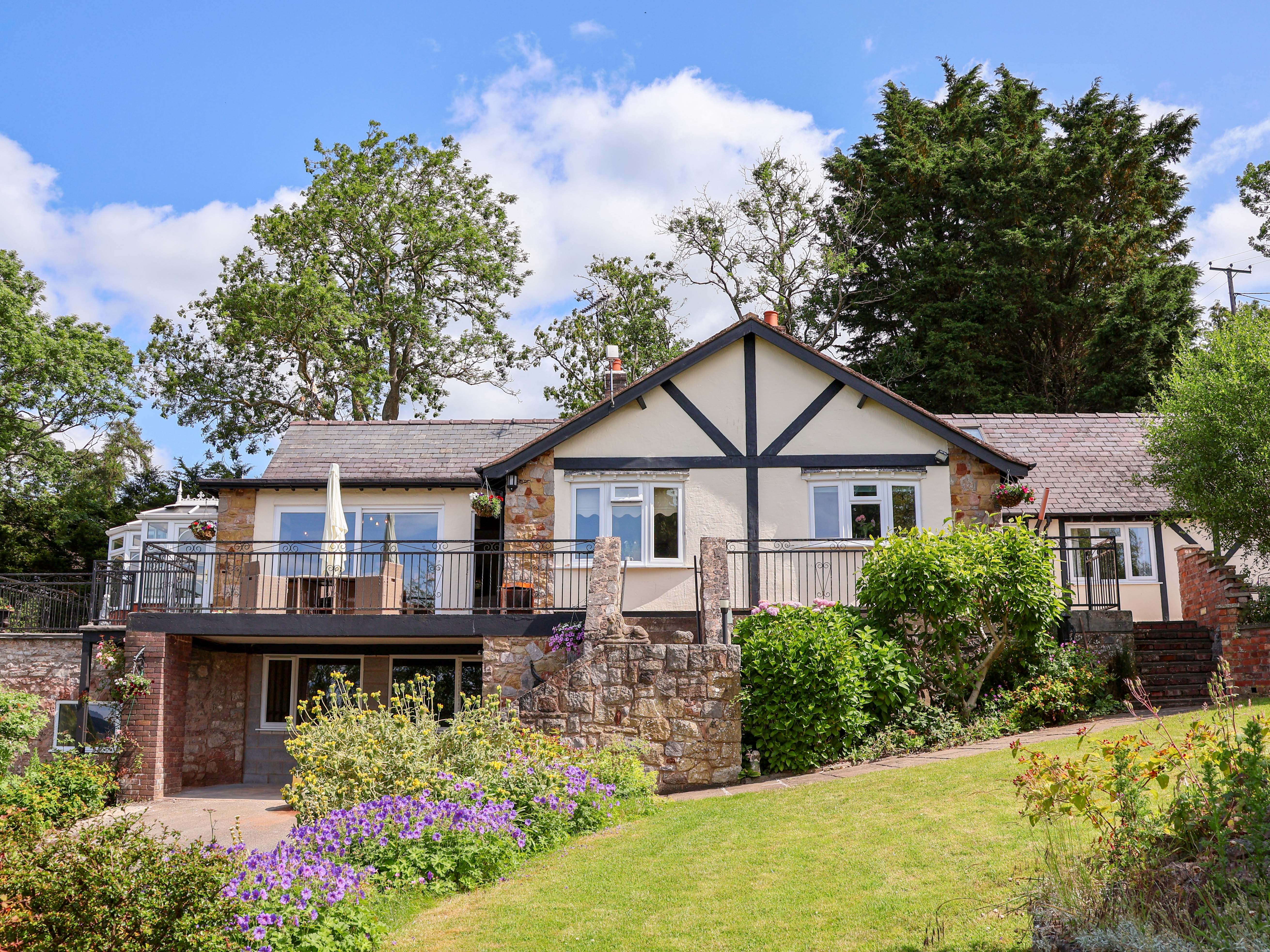 Cottage Image Title