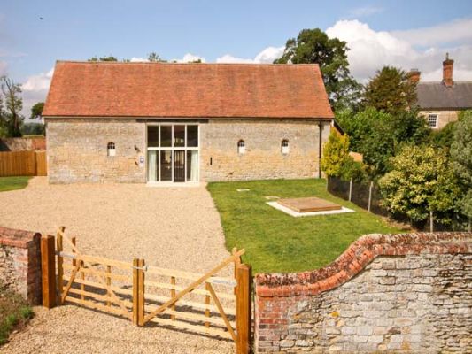 Manor Barn  Walcot  Sleaford  East Anglia  Self 