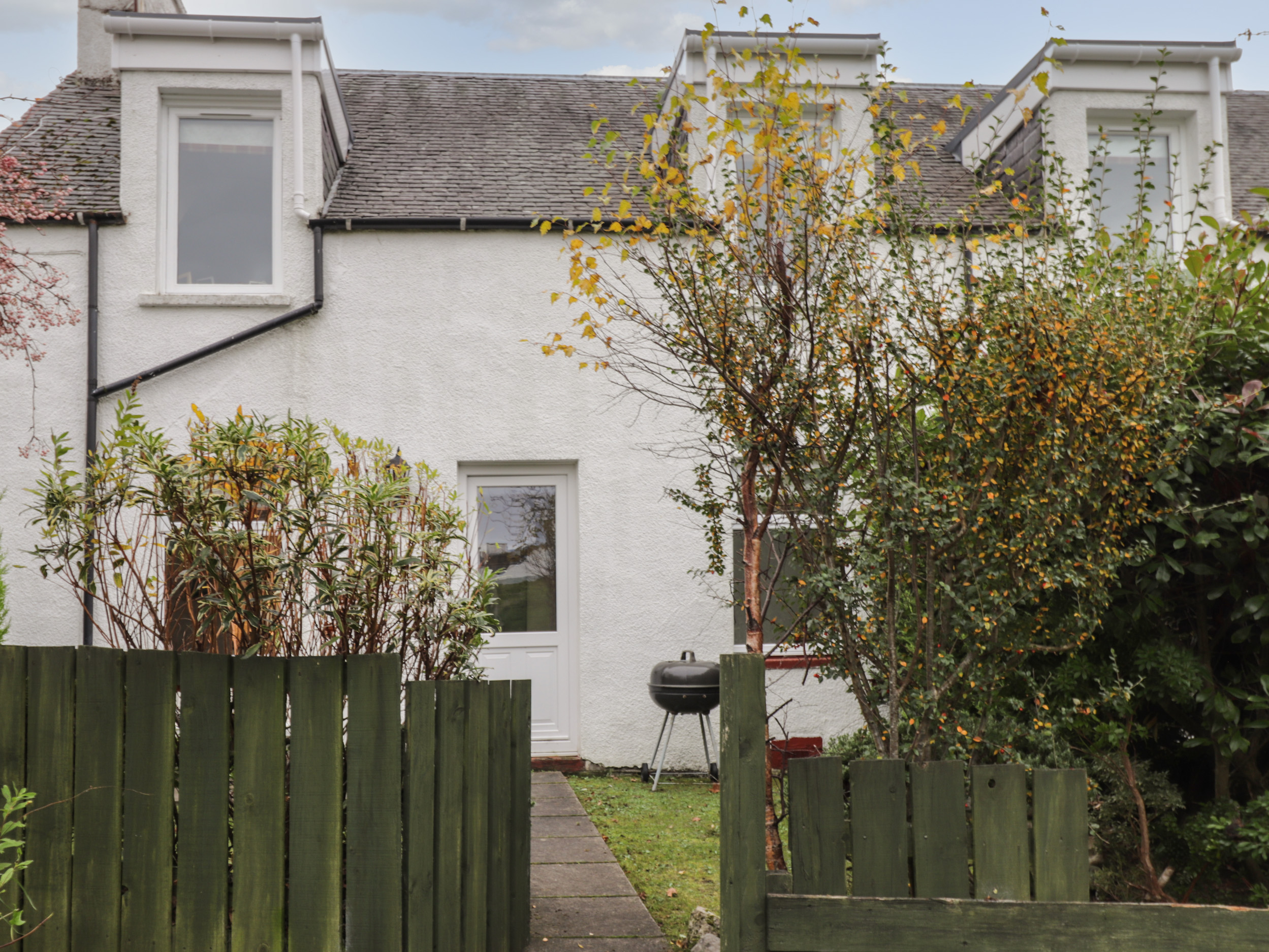 South Loch Ness, Foyers and Dores Cottages (Walkhighlands)