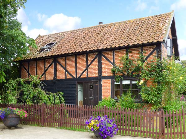 Holiday Cottages in South Norfolk: The Granary, Hingham | sykescottages.co.uk 