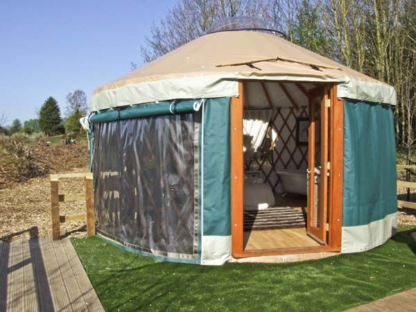 The Lakeside Yurt Near Tewkesbury
