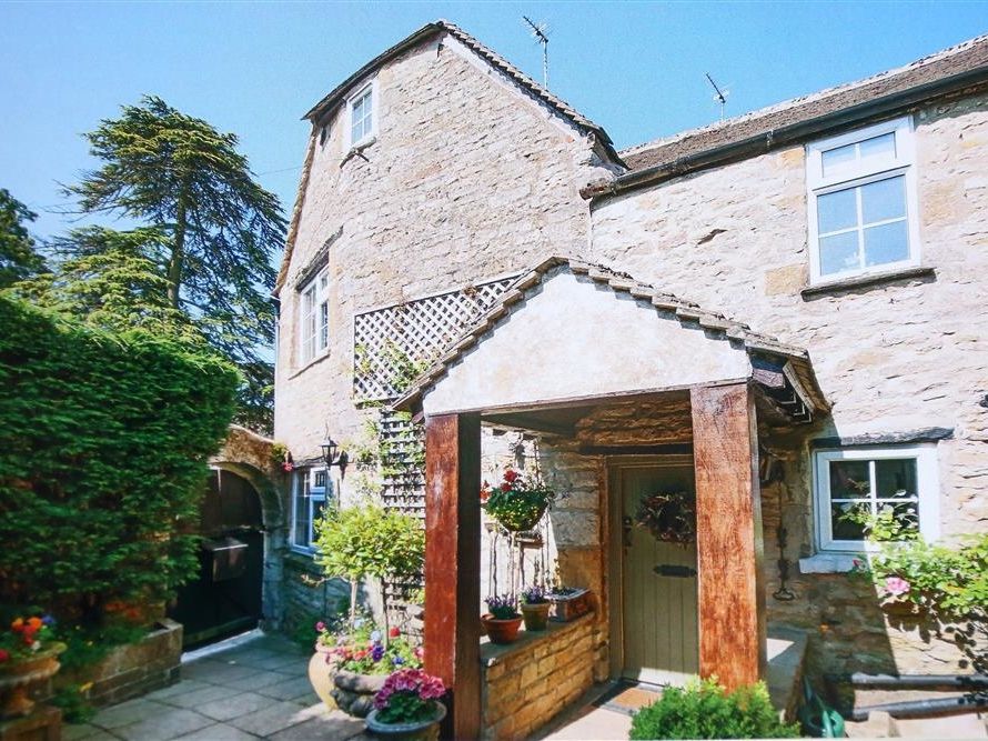 Holiday Cottages in Gloucestershire: Pike Cottage, Stow-on-the-Wold | sykescottages.co.uk 