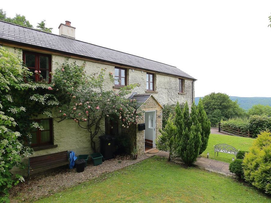 Holiday Cottages in Gloucestershire: The Cottage, St Briavels | sykescottages.co.uk 