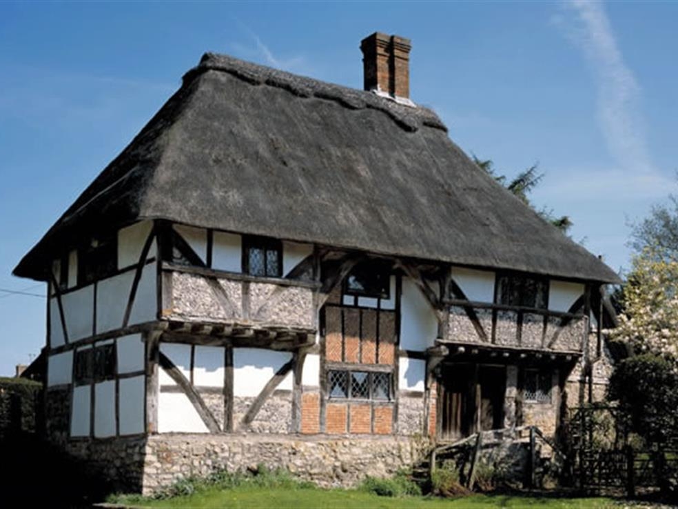 Places to Stay in Sussex: The Yeoman's House, Bignor | sykescottages.co.uk 